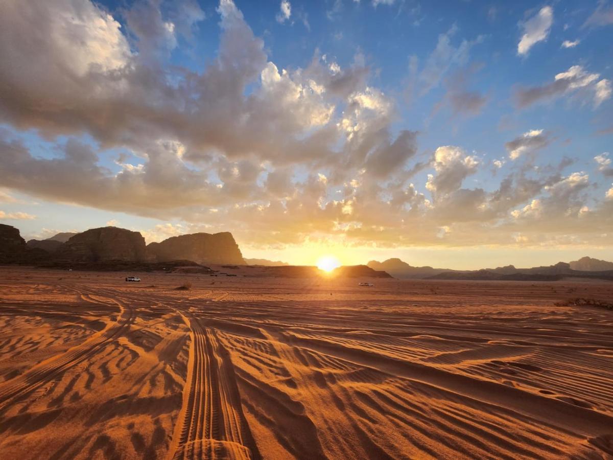 White Desert Camp ワディ ・ラム エクステリア 写真