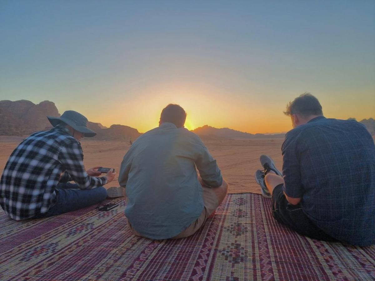 White Desert Camp ワディ ・ラム エクステリア 写真